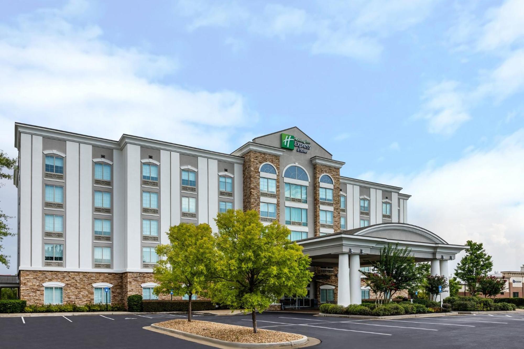 Holiday Inn Express & Suites Columbus At Northlake, An Ihg Hotel Exterior photo